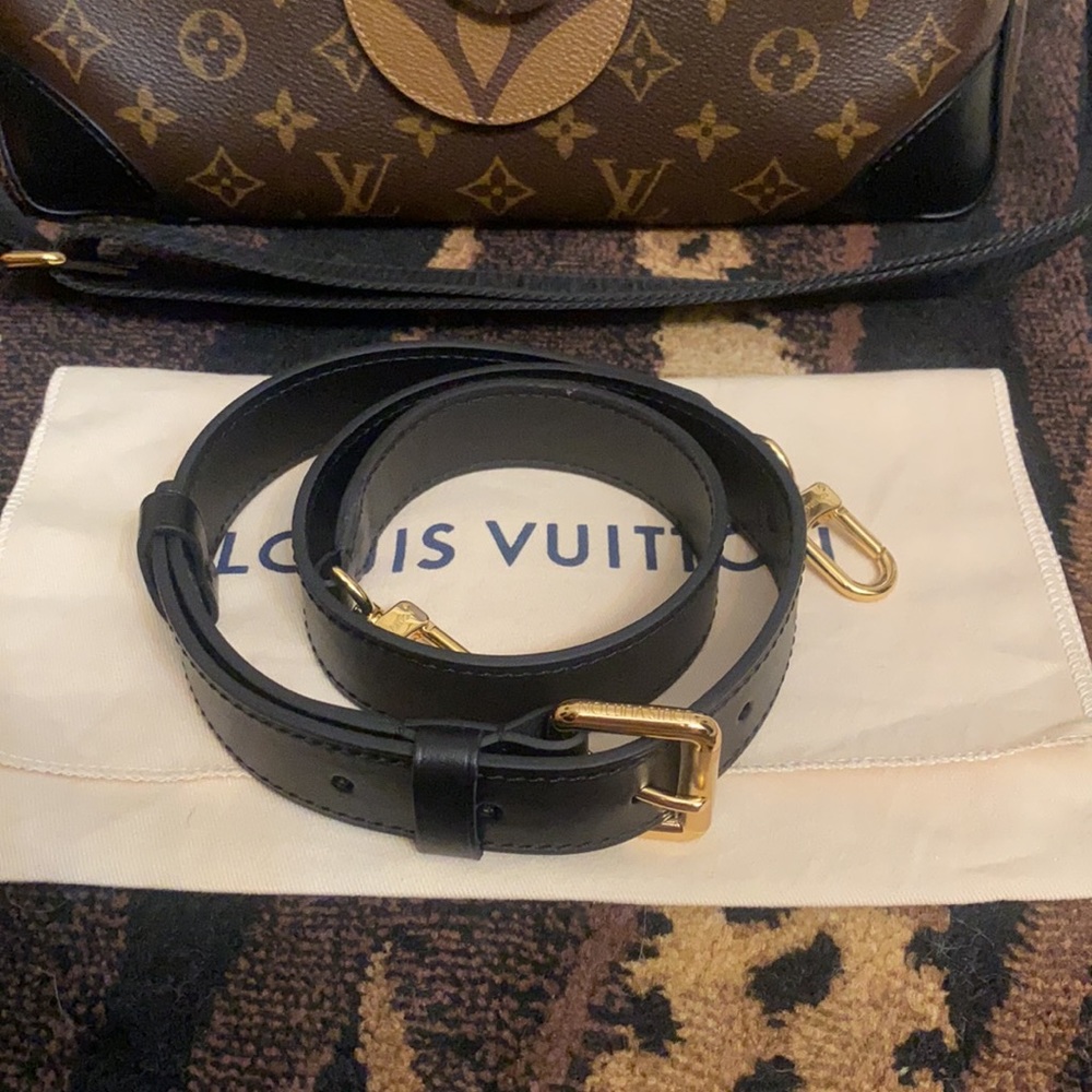 💰sold💰Louis Vuitton Adj Leather Strap FM Odeon MM BR NEW